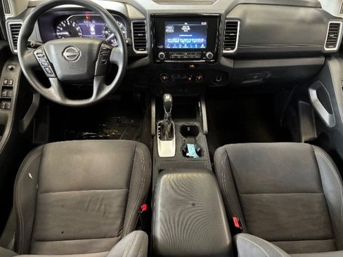 Used 2022 Nissan Frontier SV RWD image 16