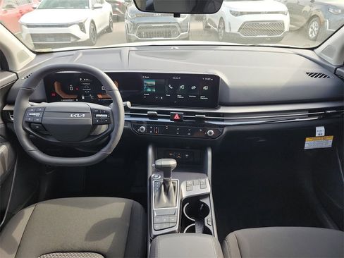 New 2026 Kia Sportage LX image 17