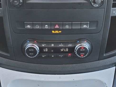 Used 2017 Mercedes-Benz Metris Passenger image 18
