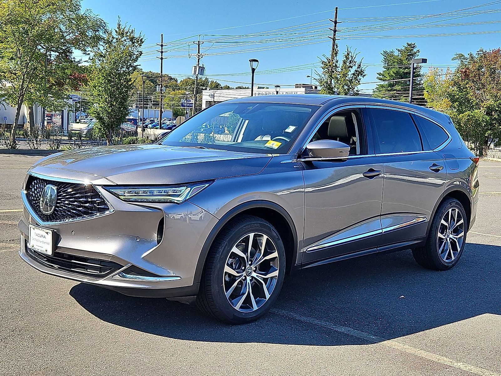 Certified 2022 Acura MDX w/ Technology Package AWD/4WD image 3
