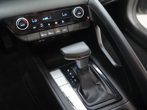 Used 2023 Hyundai Elantra SEL FWD image 22