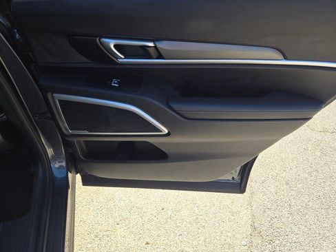 Used 2022 Kia Telluride LX image 9