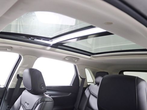 Used 2018 Cadillac XT5 Luxury image 28