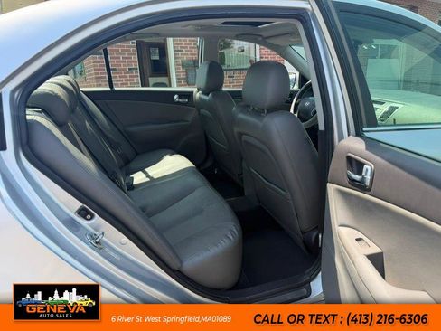 Used 2009 Hyundai Sonata Limited FWD image 16