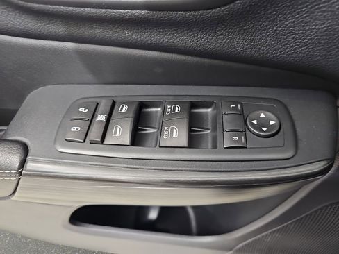 Used 2016 Jeep Cherokee Limited image 30