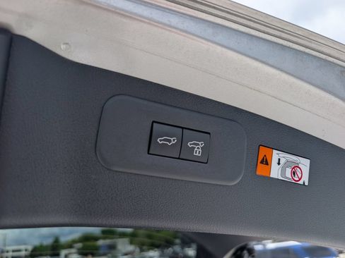 Used 2025 Lexus NX 250 FWD w/ Towing Package (2000 Lbs) image 15