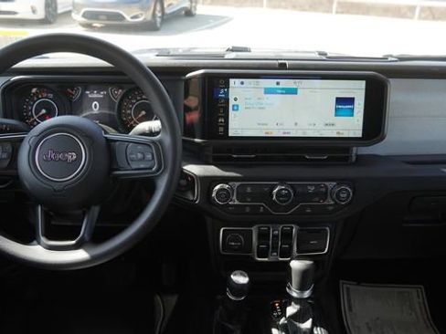 New 2026 Jeep Gladiator Sport AWD/4WD image 13