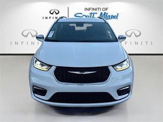 Used 2021 Chrysler Pacifica Limited video 2