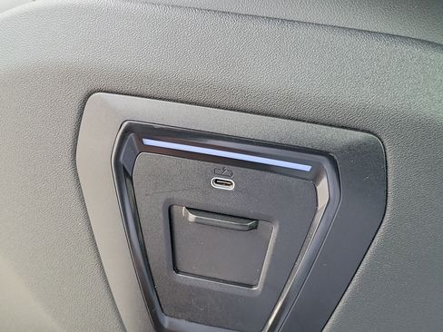 Used 2024 BMW 530i xDrive AWD/4WD image 18
