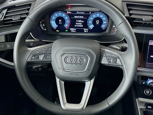 Used 2025 Audi Q3 2.0T Premium w/ Convenience Package AWD/4WD image 19