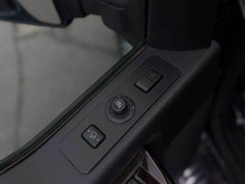 Used 2016 Ford F350 Platinum w/ FX4 Off-Road Package image 24