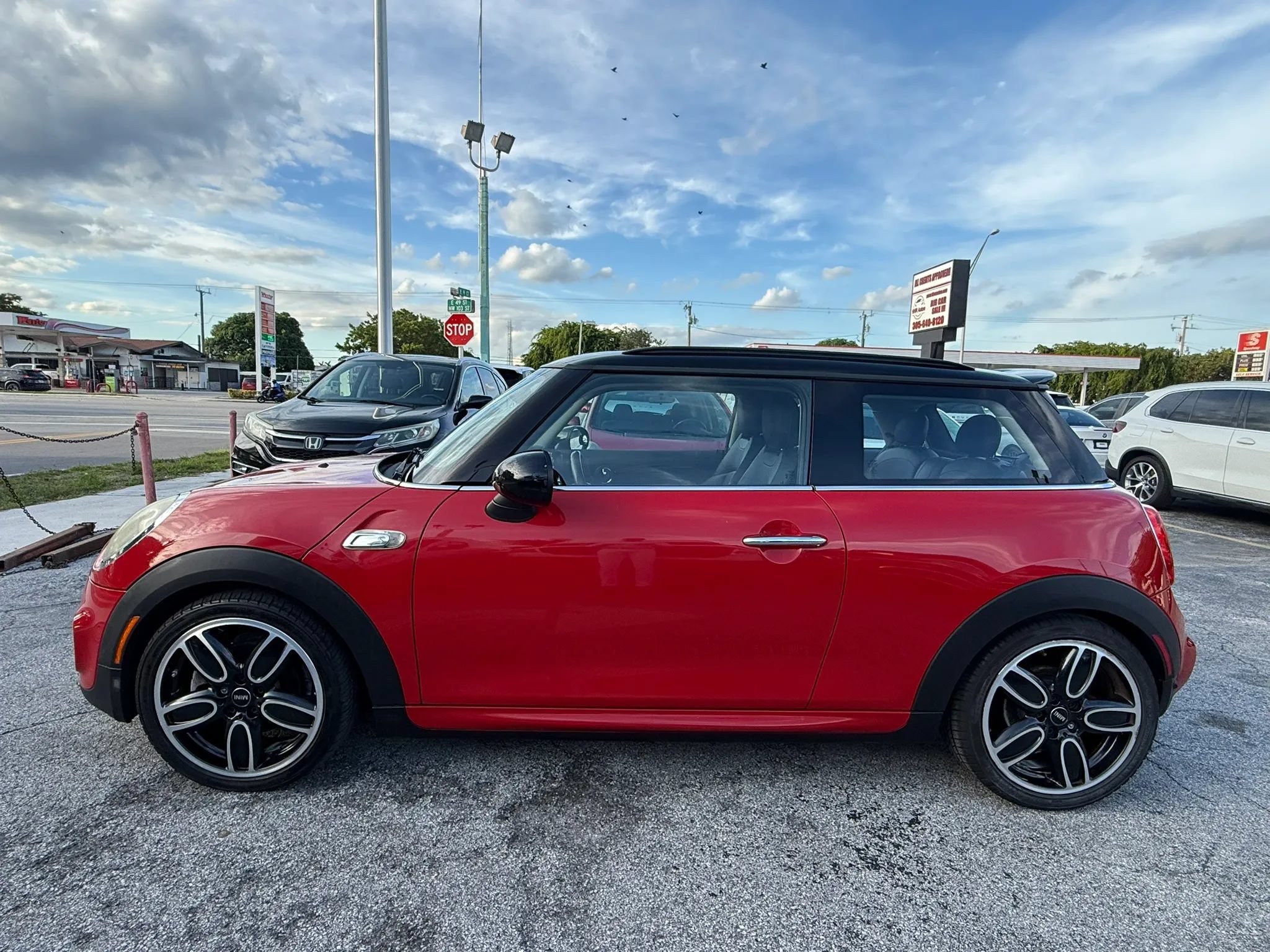 Used 2017 MINI Cooper S FWD image 2