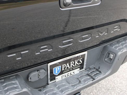 Used 2019 Toyota Tacoma TRD Sport image 60