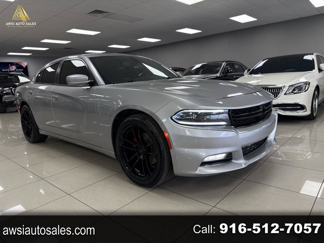 Used 2017 Dodge Charger SXT RWD image 1