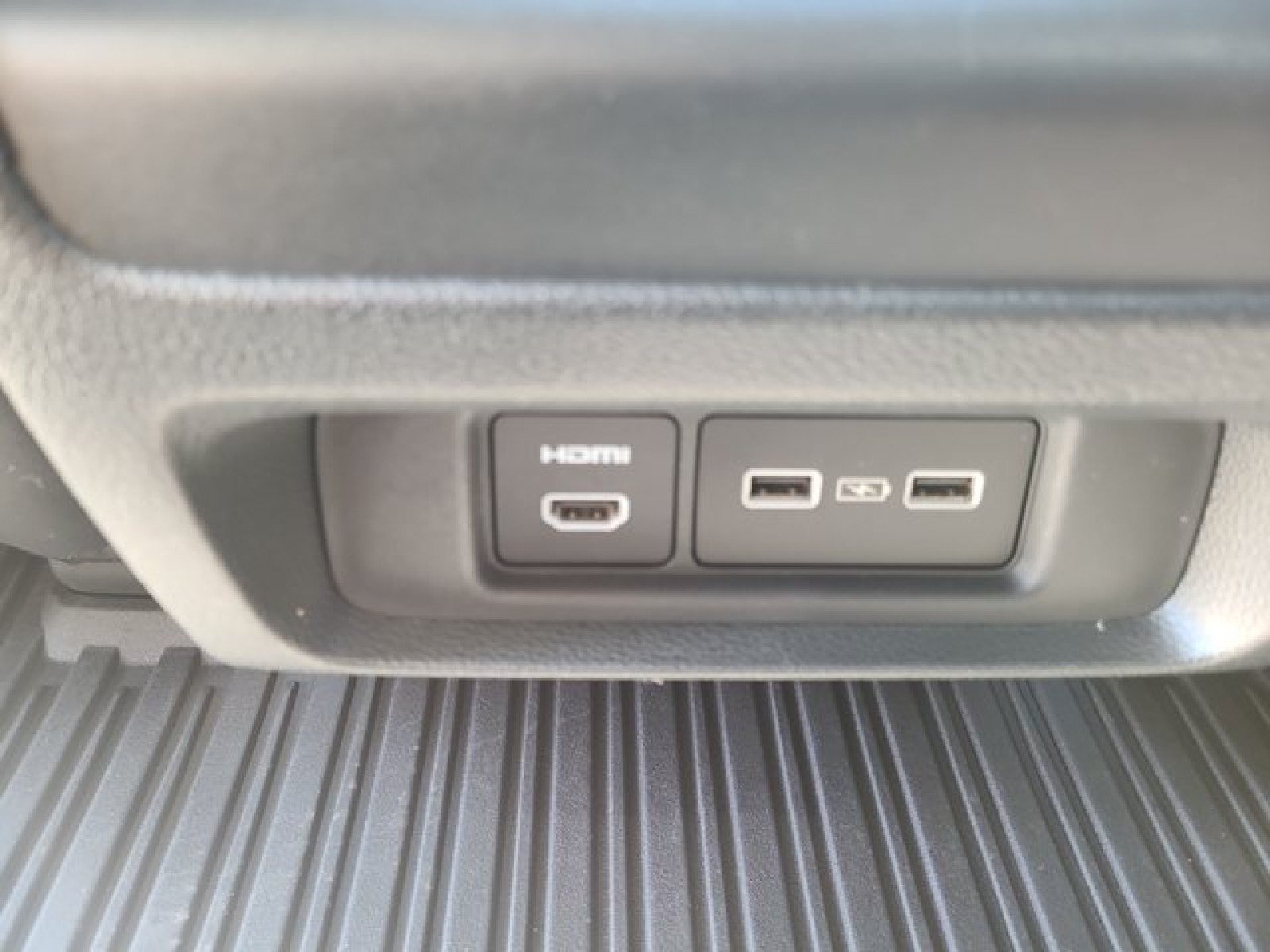 Used 2023 Honda Odyssey Elite image 41
