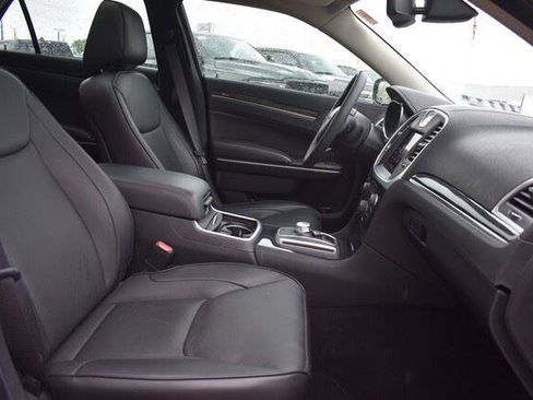 Used 2023 Chrysler 300 Touring L w/ Popular Equipment Group AWD/4WD image 17