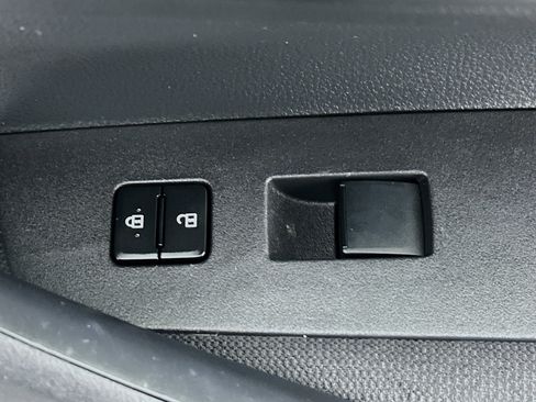 Used 2024 Toyota Corolla LE image 28