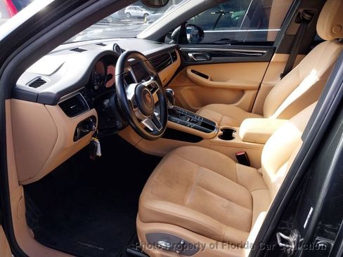 Used 2018 Porsche Macan AWD/4WD image 5