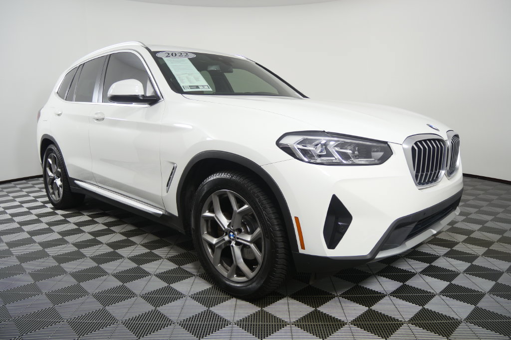 Used 2022 BMW X3 xDrive30i w/ Premium Package AWD/4WD image 2