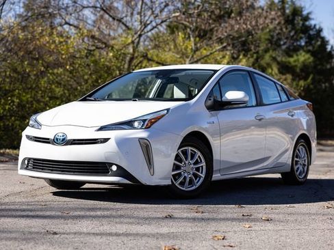 Used 2021 Toyota Prius AWD image 1