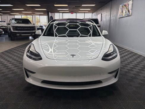 Used 2020 Tesla Model 3 Standard Range Plus RWD image 3