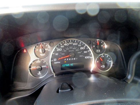 Used 2015 GMC Savana 3500 Extended RWD image 11