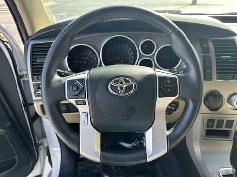 Used 2017 Toyota Sequoia SR5 w/ Premium Package image 18