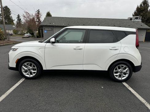 Used 2020 Kia Soul S image 4