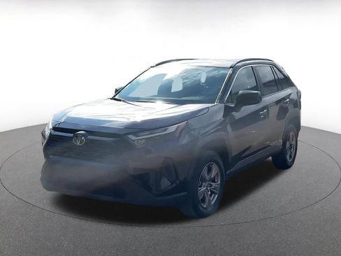 Used 2025 Toyota RAV4 LE image 4