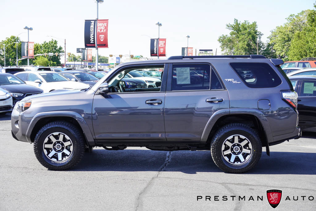 Used 2020 Toyota 4Runner TRD Off-Road Premium w/ Moonroof Package AWD/4WD image 19