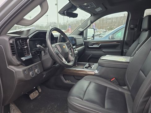 Used 2025 Chevrolet Silverado 3500 LT w/ All Star Edition image 5