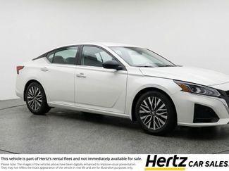 Used 2025 Nissan Altima 2.5 SV video 1