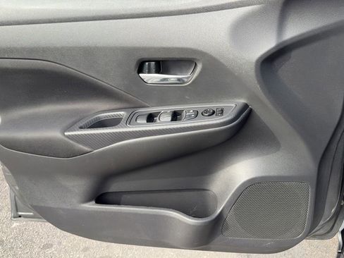 Used 2021 Nissan Versa SV image 14