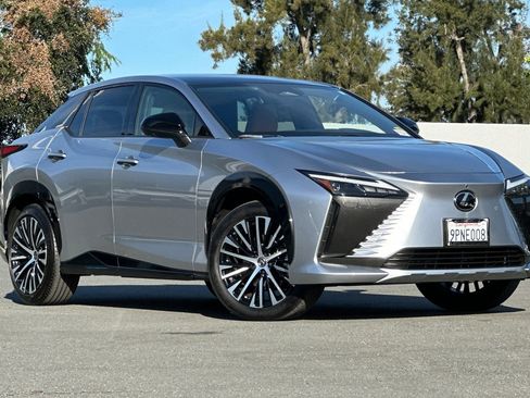 Used 2024 Lexus RZ 300e Premium w/ Technology Package image 2