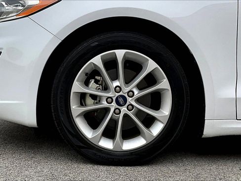 Certified 2019 Ford Fusion SE image 9