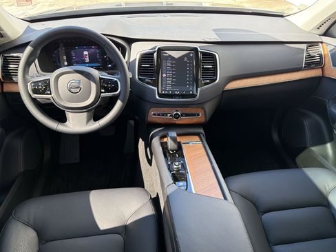 Used 2023 Volvo XC90 B6 Plus w/ Protection Package Premier image 25