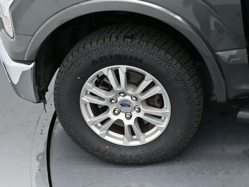 Used 2016 Ford F150 Lariat w/ Trailer Tow Package image 33