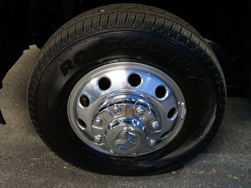 Used 2024 RAM 3500 Laramie image 32