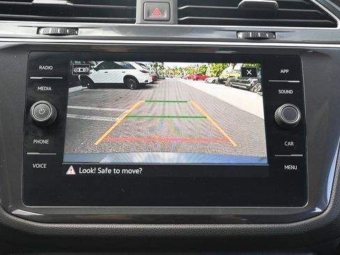 Used 2024 Volkswagen Tiguan SE image 30