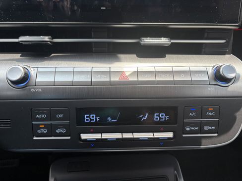 Used 2026 Hyundai Kona SEL Premium FWD image 27
