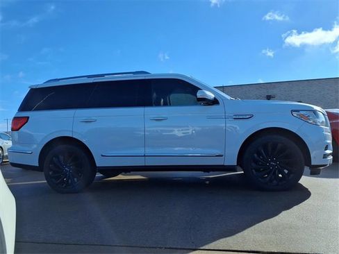 Used 2020 Lincoln Navigator Reserve w/ Equipment Group 208A Reserve image 4