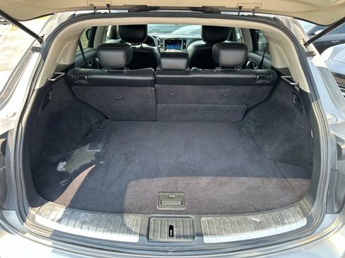 Used 2011 INFINITI FX35 AWD w/ Premium Pkg image 26