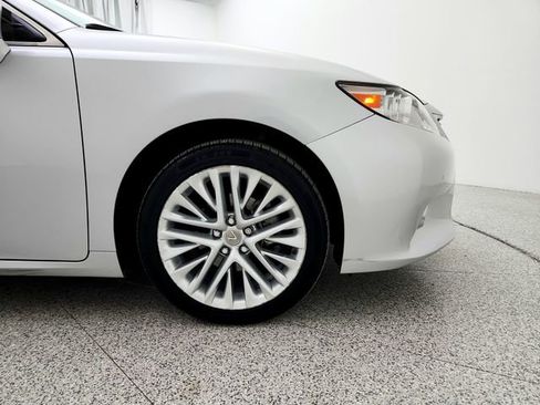 Used 2014 Lexus ES 350 w/ Luxury Package image 27