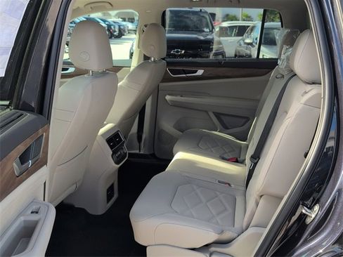 New 2026 Volkswagen Atlas SE w/ Panoramic Sunroof Package image 8