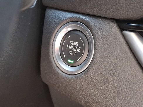 Certified 2025 Cadillac XT4 Sport image 34