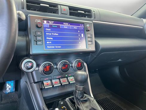 Used 2022 Toyota GR86 Premium image 11