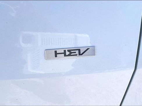 Used 2023 Kia Sportage LX image 9