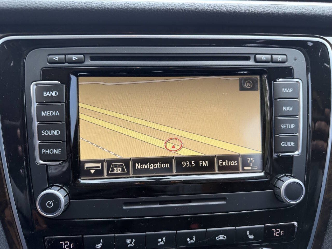 Used 2015 Volkswagen Passat TDI SEL Premium FWD image 18