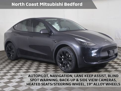 Used 2024 Tesla Model Y Long Range RWD image 1