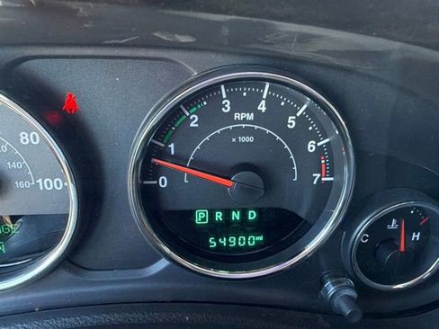 Used 2015 Jeep Wrangler Unlimited Sahara w/ Connectivity Group AWD/4WD image 16